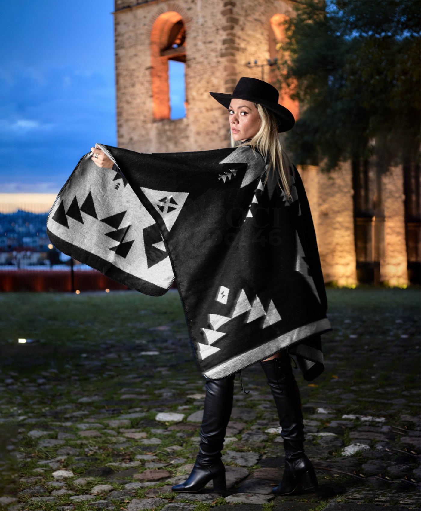 Azteca Negro - Alta Costura