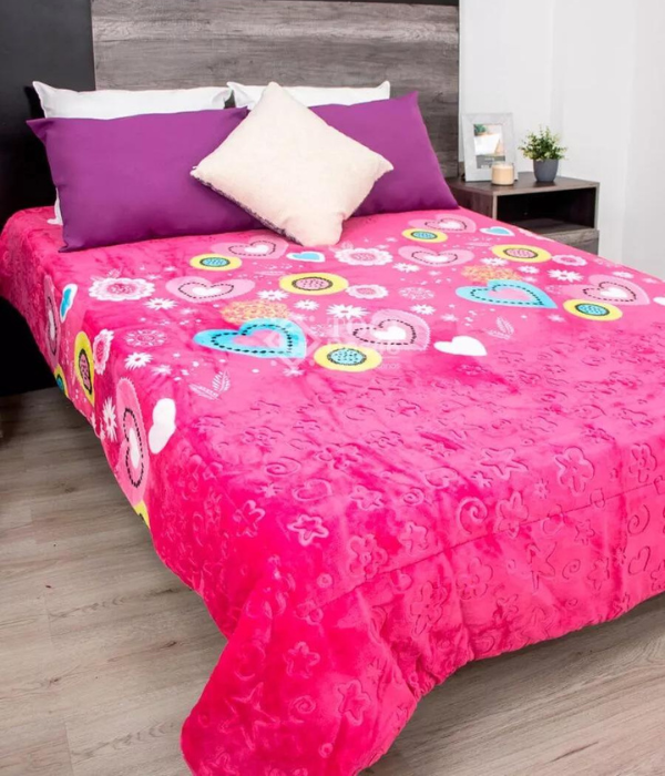 Cobertor Kingsize Micrograbado Corazones Fucsia