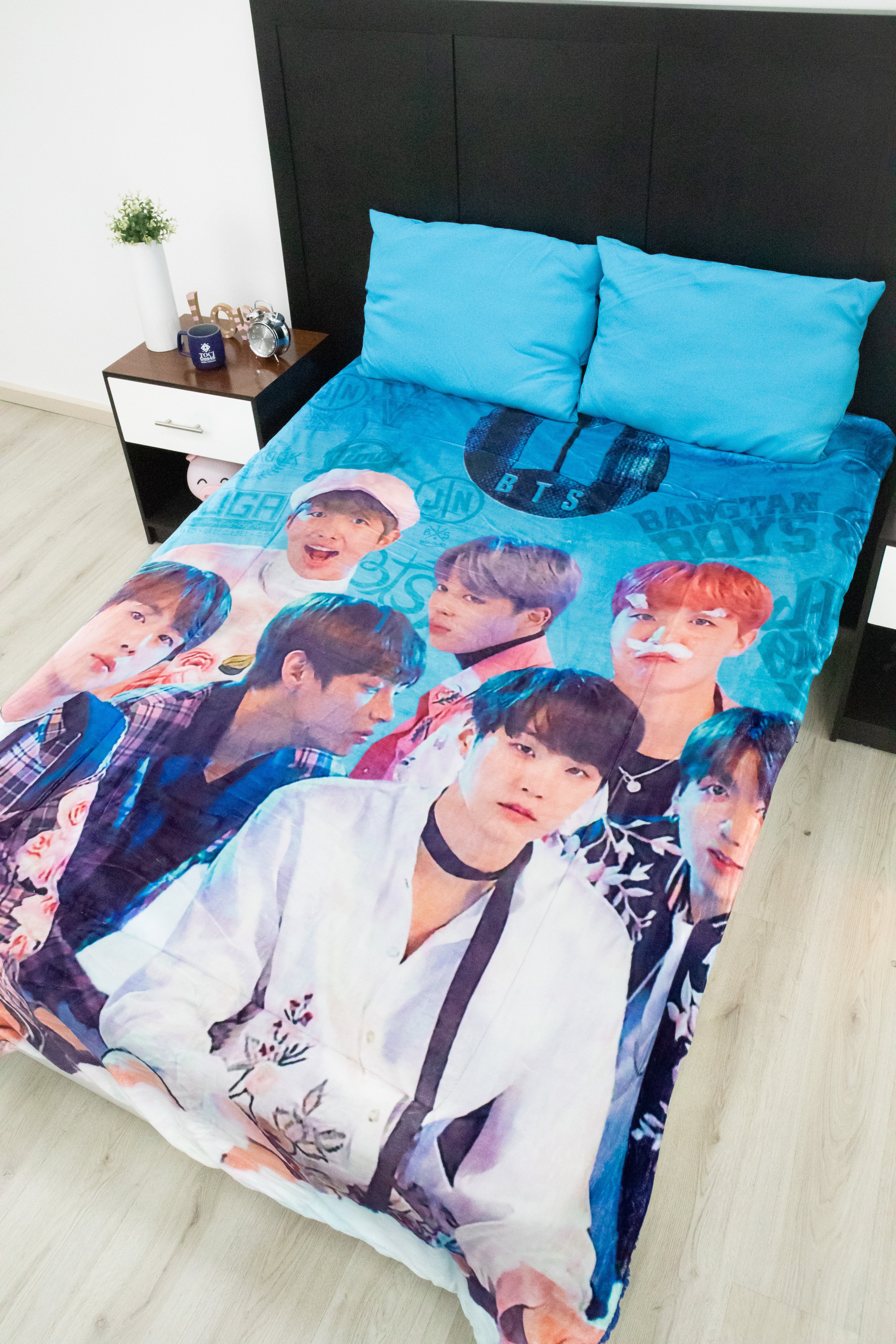 Cobertor Ligero Matrimonial BTS Grupo Azul