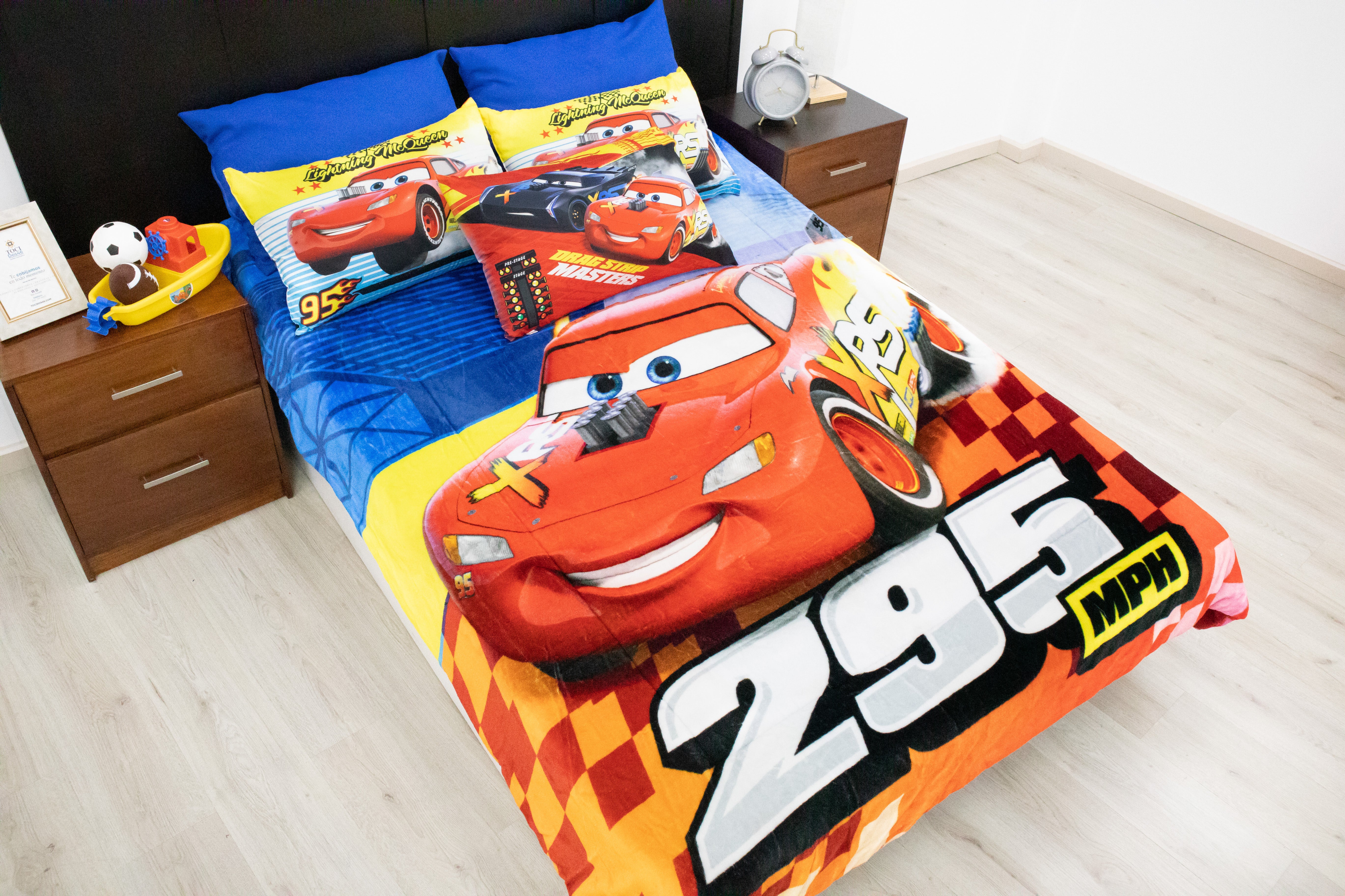 Cobertor Ligero Matrimonial Cars Rayo McQueen